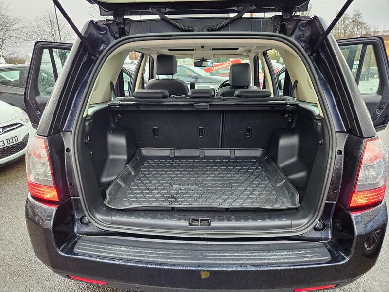 View LAND ROVER FREELANDER 2 2.2 eD4 HSE Euro 5 (s/s) 5dr